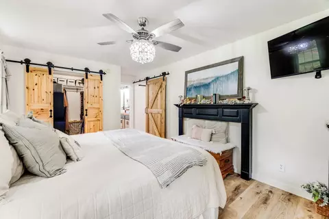 Bedroom - 380 Webbs Camp Rd, Walling, TN 38587 photo 3 of 9