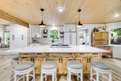 Kitchen - 380 Webbs Camp Rd, Walling, TN 38587 photo 2 of 11