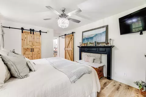 Bedroom - 380 Webbs Camp Rd, Walling, TN 38587 photo 4 of 9