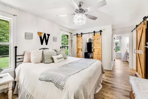 Bedroom - 380 Webbs Camp Rd, Walling, TN 38587 photo 2 of 9