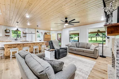 Living - 380 Webbs Camp Rd, Walling, TN 38587 photo 5 of 7