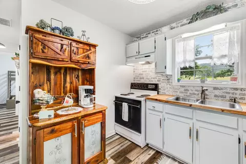 Kitchen - 380 Webbs Camp Rd, Walling, TN 38587 photo 11 of 11
