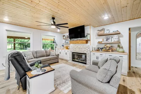 Living - 380 Webbs Camp Rd, Walling, TN 38587 photo 4 of 7