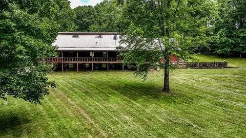 446 White Oak St, Jamestown, TN 38556