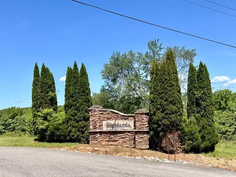 2036 Bear Crk, Cookeville, TN 38506