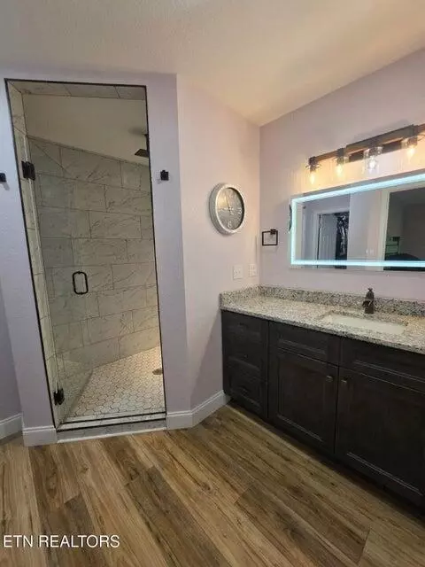 Bath - 1561 Bicknell Rd, Clarkrange, TN 38553 photo 2 of 3