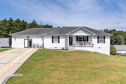 212 Bayberry Dr, Crossville, TN 38555