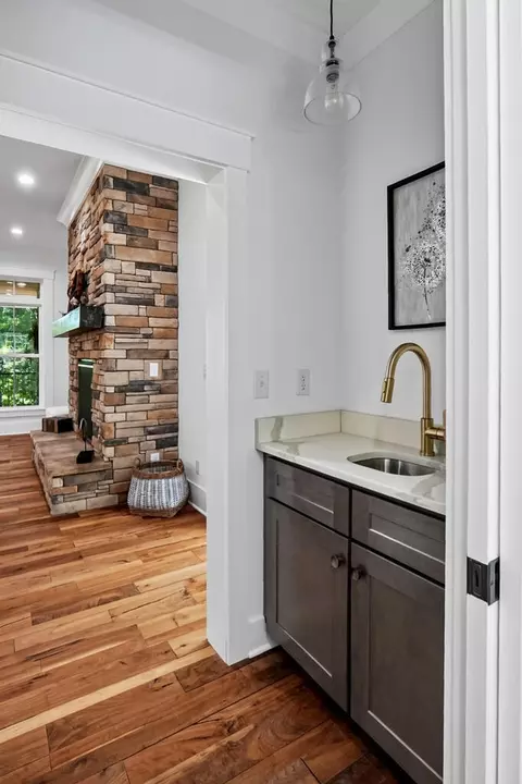 Entry Way - 300 Chandler Rd, Doyle, TN 38559 photo 3 of 10