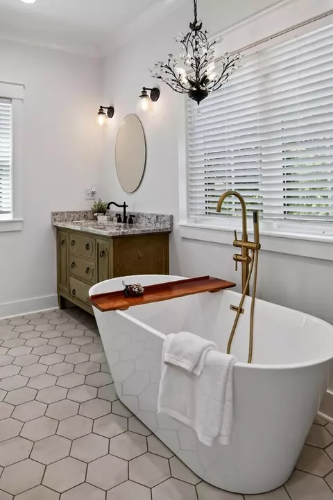 Bath - 300 Chandler Rd, Doyle, TN 38559 photo 4 of 13