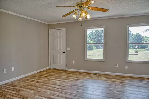 Living - 4047 Crawford Rd, Silver Point, TN 38582 photo 2 of 3