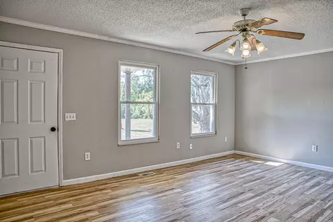 Living - 4047 Crawford Rd, Silver Point, TN 38582 photo 1 of 3
