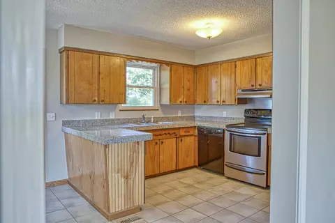Kitchen - 4047 Crawford Rd, Silver Point, TN 38582 photo 2 of 2