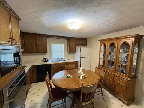 Kitchen - 406 S 4th Ave, Baxter, TN 38544 photo 1 of 1