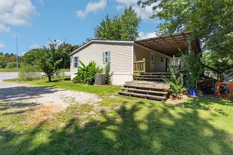 135 Cedar Ln, Allons, TN 38541