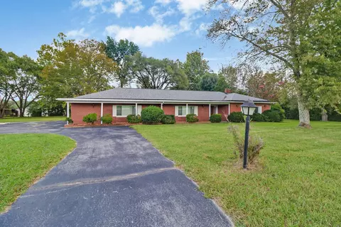 1378 Sparta Hwy, Crossville, TN 38555