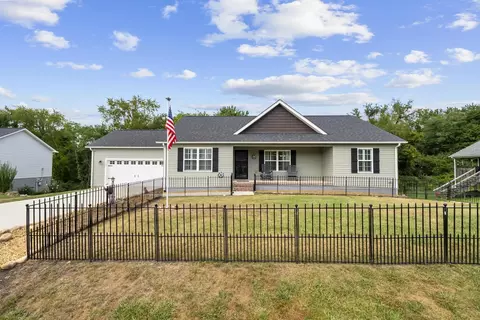 282 Deerfield Rd, Crossville, TN 38555