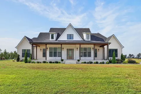 Exterior - 5232 Ben Jared Rd, Baxter, TN 38544 photo 9 of 12