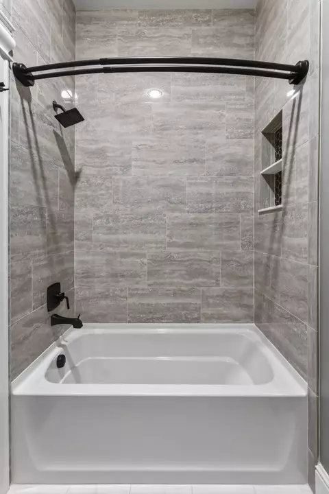 Bath - 5232 Ben Jared Rd, Baxter, TN 38544 photo 12 of 15