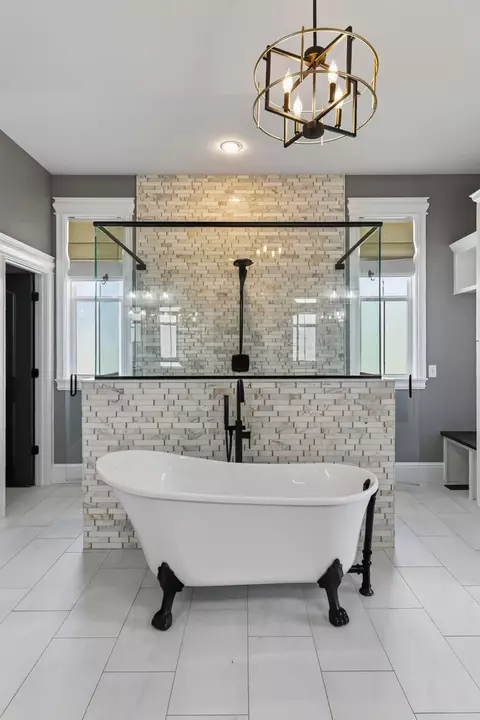 Bath - 5232 Ben Jared Rd, Baxter, TN 38544 photo 3 of 15