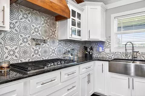 Kitchen - 5335 Hickey Ridge Rd, Baxter, TN 38544 photo 4 of 4