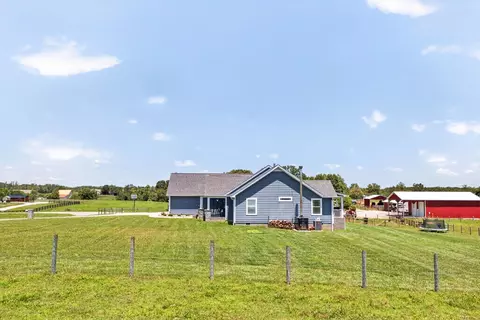 Exterior - 5335 Hickey Ridge Rd, Baxter, TN 38544 photo 8 of 9