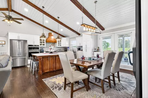 Dining - 5335 Hickey Ridge Rd, Baxter, TN 38544 photo 1 of 3