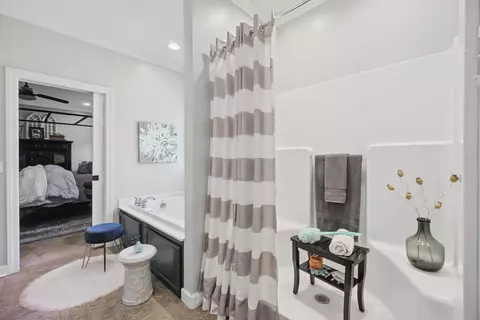 Bath - 7116 Coleman Cir, Baxter, TN 38544 photo 1 of 3