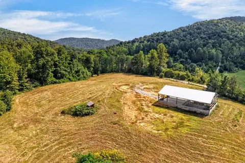 999 Copeland Cove Ln, Livingston, TN 38570