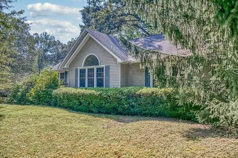 1737 Heathrow Dr, Cookeville, TN 38506
