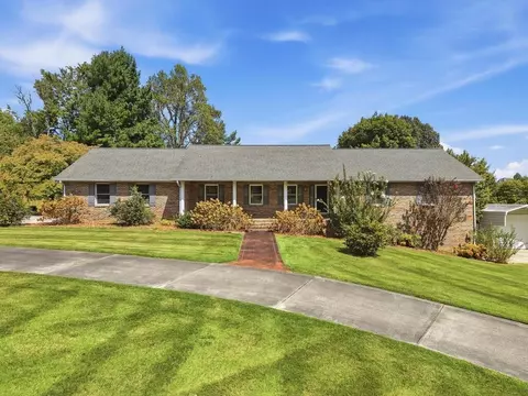 595 Clear Valley Rd, Cookeville, TN 38501