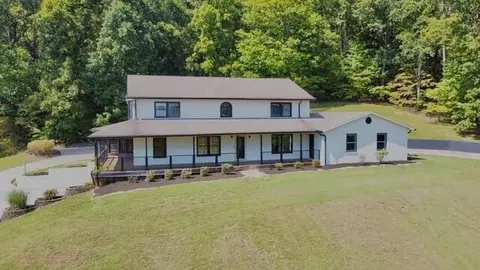 721 Valley Dr, Livingston, TN 38570