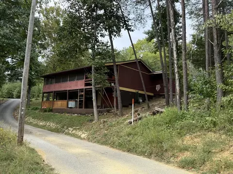 125 W Taxiway Dr, Albany, KY 42602