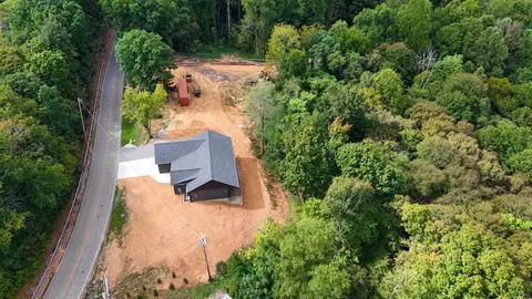 4000 Star Point Rd, Byrdstown, TN 38549