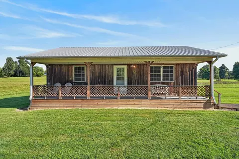 131 Fisk Rd, Livingston, TN 38570