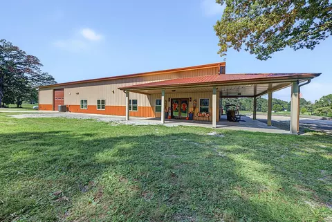 128 Deer Pt, Byrdstown, TN 38549
