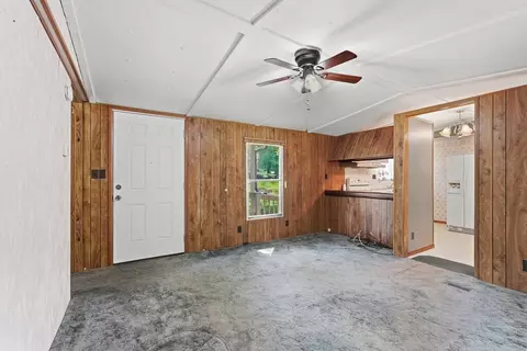 Living - 328 Corolla Rd, Sparta, TN 38583 photo 2 of 3
