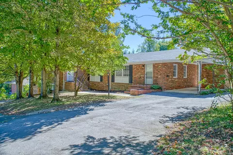 655 E 4th St, Cookeville, TN 38501