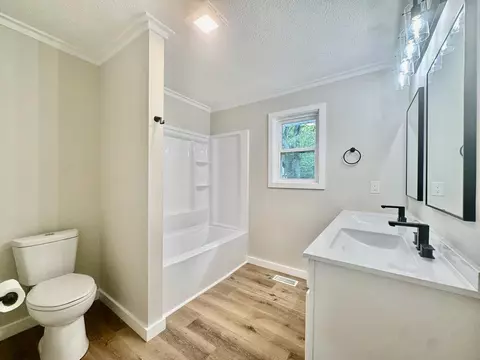 Bath - 6512 Tennessee St, Baxter, TN 38544 photo 1 of 3