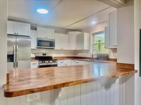 Kitchen - 6512 Tennessee St, Baxter, TN 38544 photo 1 of 8