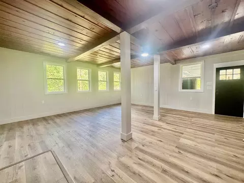 Living - 6512 Tennessee St, Baxter, TN 38544 photo 2 of 4