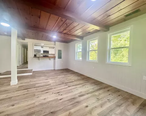Living - 6512 Tennessee St, Baxter, TN 38544 photo 3 of 4