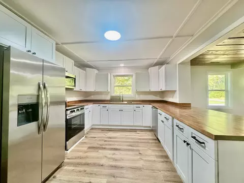 Kitchen - 6512 Tennessee St, Baxter, TN 38544 photo 5 of 8
