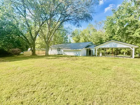 Exterior - 6512 Tennessee St, Baxter, TN 38544 photo 4 of 5