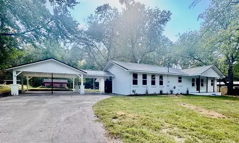 Exterior - 6512 Tennessee St, Baxter, TN 38544 photo 2 of 5