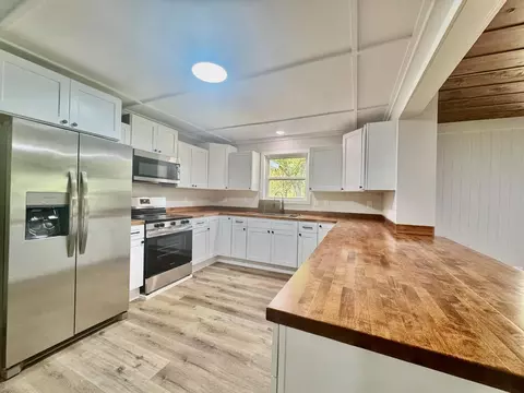 Kitchen - 6512 Tennessee St, Baxter, TN 38544 photo 2 of 8