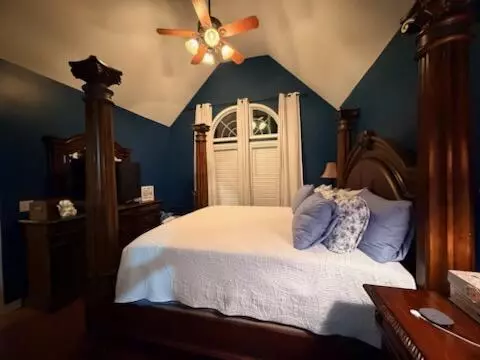 Bedroom - 151 He-jo Ln, Byrdstown, TN 38549 photo 2 of 4