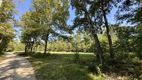 187 High Point Rd, Deer Lodge, TN 37726