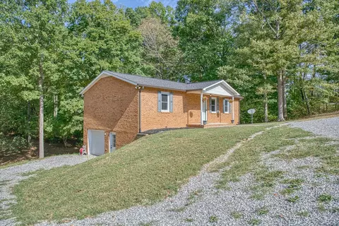 6807 Bluff Springs Rd, Smithville, TN 37166