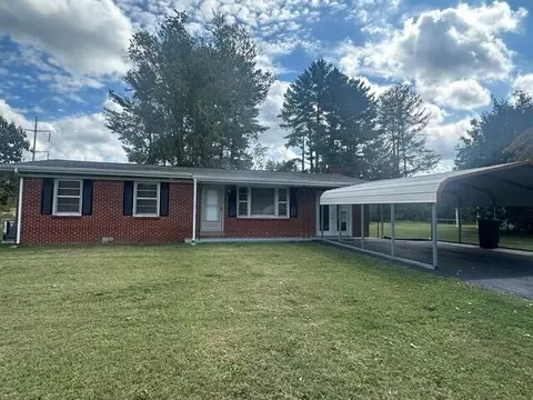 207 Wayne Ave, Livingston, TN 38570