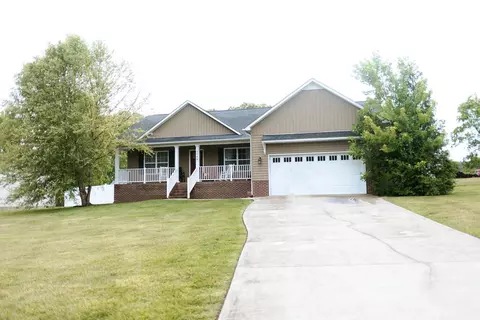 558 Village Rd, Cookeville, TN 38506